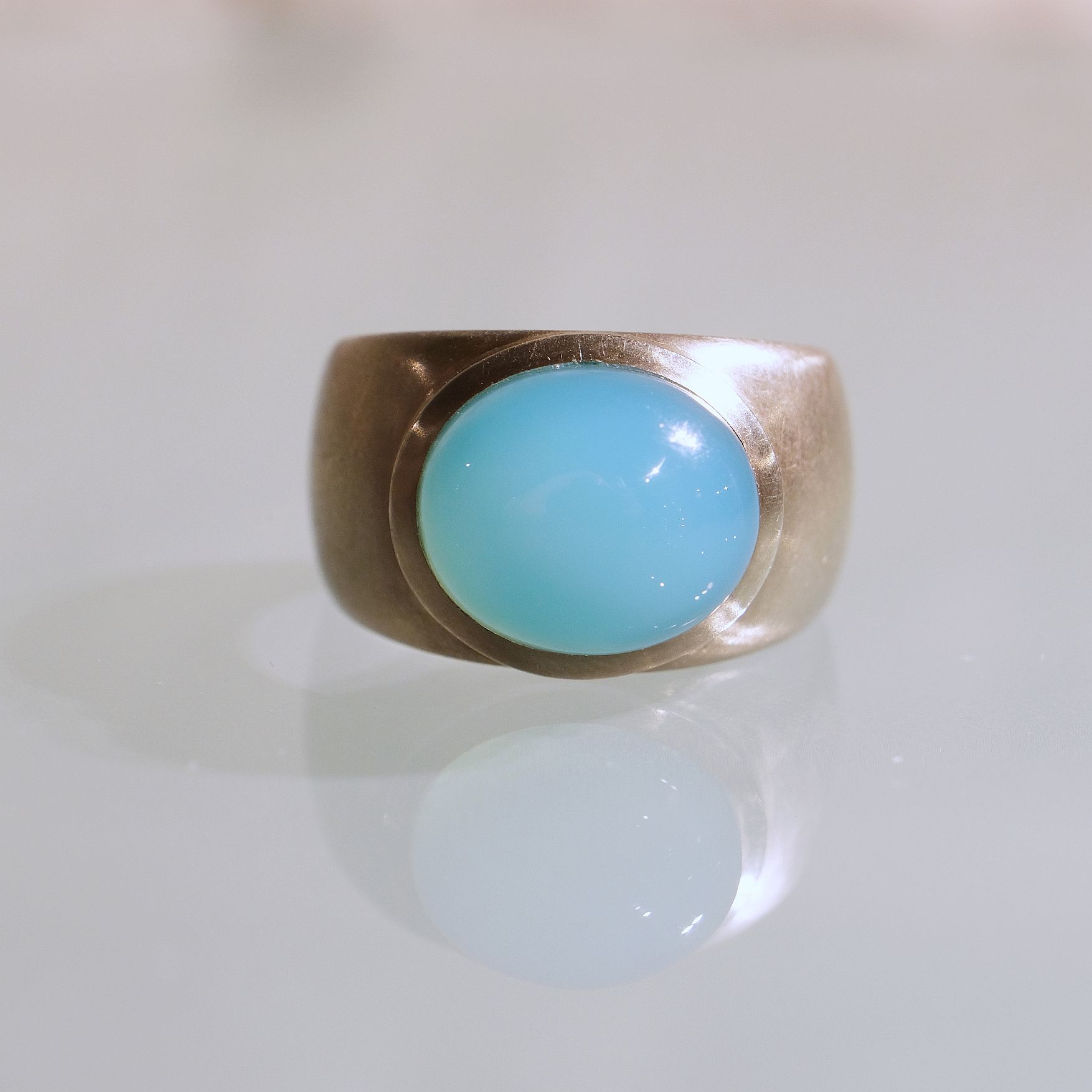 Galerie Spandow, Ring Chalcedon-Cabochon