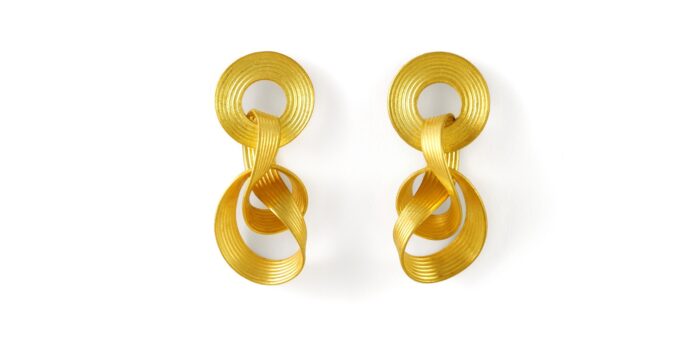 Rudi Sand, Ohrschmuck »Schleife«, 900/- Gold, guillochiert